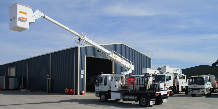 TRAILER-MOUNTED EWP